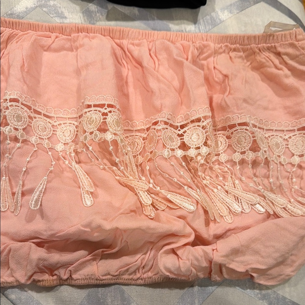 Solemio Peach Strapless Crochet-Trim Tube Top